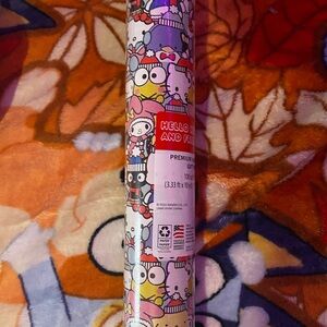 Hello Kitty and Friends Wrapping Paperr